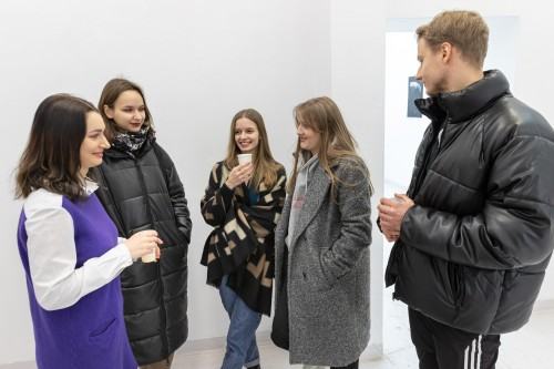 Otwarcie zbiorowej wystawy malarstwa studentów z Pracowni 205