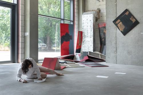 Olena Matoshniuk Brzemię performance