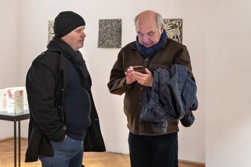 Artist's book present