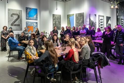 Sonia Ruciak, Przywilej obecności