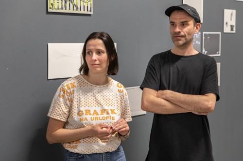 fotorelacja z wystawy θέση