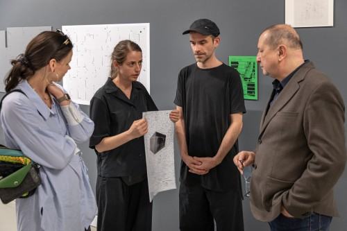 fotorelacja z wystawy θέση