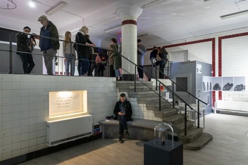 Wernisaż wystawy Grupy Łono pt. Namaszczę się popiołem i zatańczę nad stołem