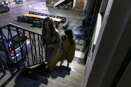 Wernisaż wystawy Grupy Łono pt. Namaszczę się popiołem i zatańczę nad stołem