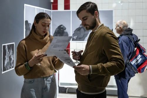 Wernisaż wystawy Grupy Łono pt. Namaszczę się popiołem i zatańczę nad stołem