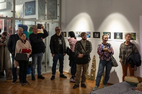 Równość/Różność/Razem_za Szkłem