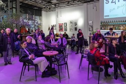 Otwarcie wystawy Magdaleny Wosik pt. Wierzę w wiersze, zdj. Michał Pietrzak