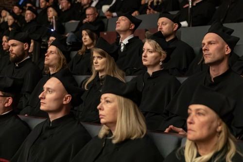 Uroczysta Promocja Doktorów i Doktorów Habilitowanych Sztuki Uczelni Artystycznych Wrocławia 2022