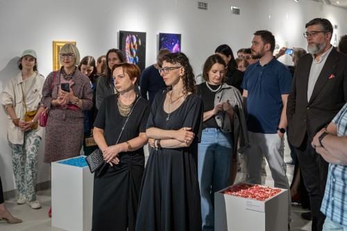 Oprowadzanie kuratorskie po wystawie Dowody na NIEOBECNOŚĆ w Galerii Geppart ASP Wrocław, zdj. Michał Pietrzak