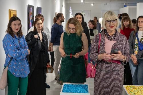 Oprowadzanie kuratorskie po wystawie Dowody na NIEOBECNOŚĆ w Galerii Geppart ASP Wrocław, zdj. Michał Pietrzak