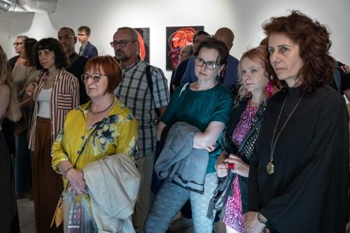 Oprowadzanie kuratorskie po wystawie Dowody na NIEOBECNOŚĆ w Galerii Geppart ASP Wrocław, zdj. Michał Pietrzak