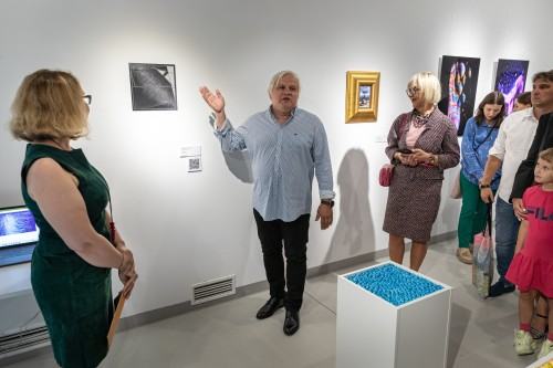 Oprowadzanie kuratorskie po wystawie Dowody na NIEOBECNOŚĆ w Galerii Geppart ASP Wrocław, zdj. Michał Pietrzak