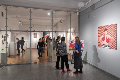 Równość Różność 2024_ Postument