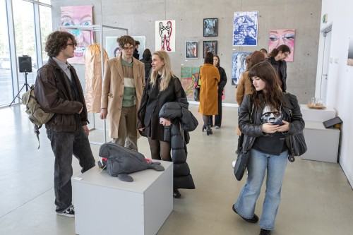 Równość Różność 2024_Neon