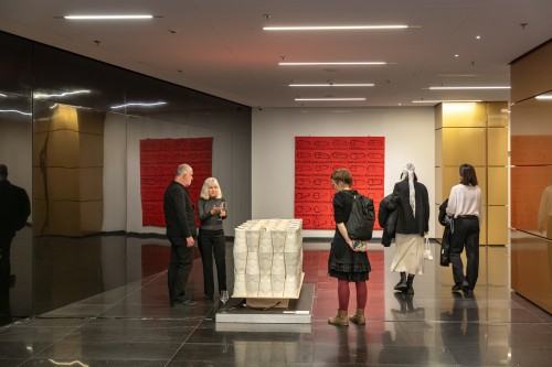 Solo i w duecie - wielogłos artystycznych postaw (Rezonanse sztuki XV)