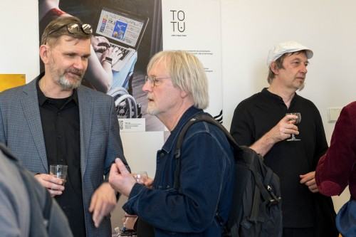 Stany wyjątkowe_Neon