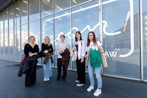 Stany wyjątkowe_Neon