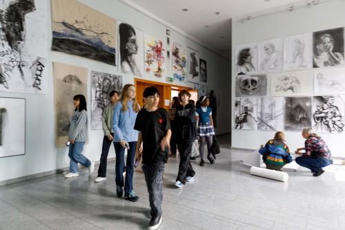 Spotkanie na ASP z uczniami American School of Wrocław