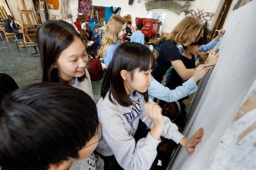 Spotkanie na ASP z uczniami American School of Wrocław