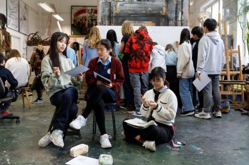 Spotkanie na ASP z uczniami American School of Wrocław