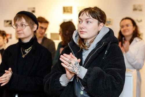 Oprowadzanie po wystawie Migracja, zdj. Katerina Kouzmitcheva