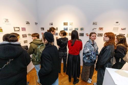 Oprowadzanie po wystawie Migracja, zdj. Katerina Kouzmitcheva