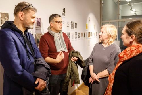 Oprowadzanie po wystawie Migracja, zdj. Katerina Kouzmitcheva