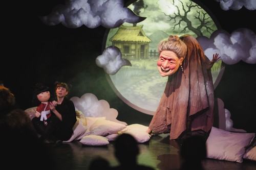 Gdzie się podział Baku?, spektakl ze scenografią, kostiumami, multimediami oraz formami lalkowymi Sebastiana Siepietowskiego, zdj. Maciej Cieślak