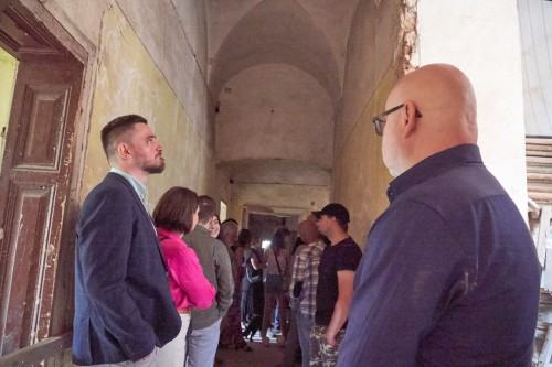 NIE/OBECNOŚĆ czyli o desublimacji sztuki