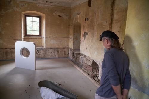 NIE/OBECNOŚĆ czyli o desublimacji sztuki