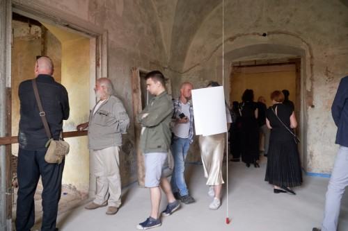 NIE/OBECNOŚĆ czyli o desublimacji sztuki