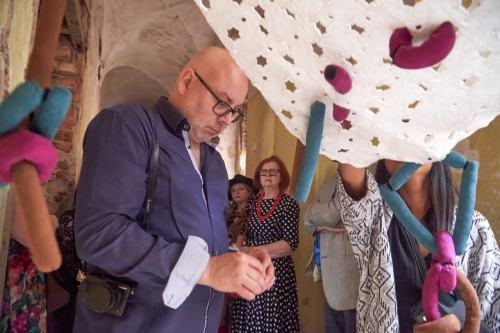 NIE/OBECNOŚĆ czyli o desublimacji sztuki