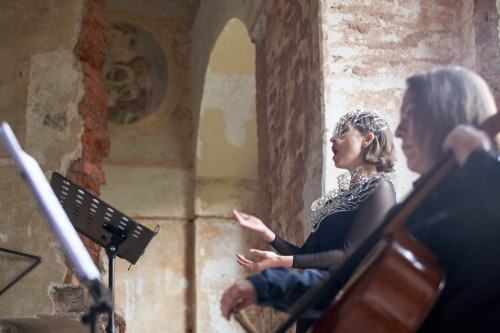 NIE/OBECNOŚĆ czyli o desublimacji sztuki