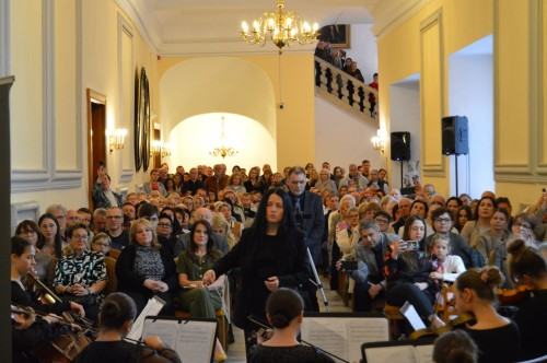 Płynny dialog - artyści Katedry Szkła Wrocławskiej Akademii Sztuk Pięknych