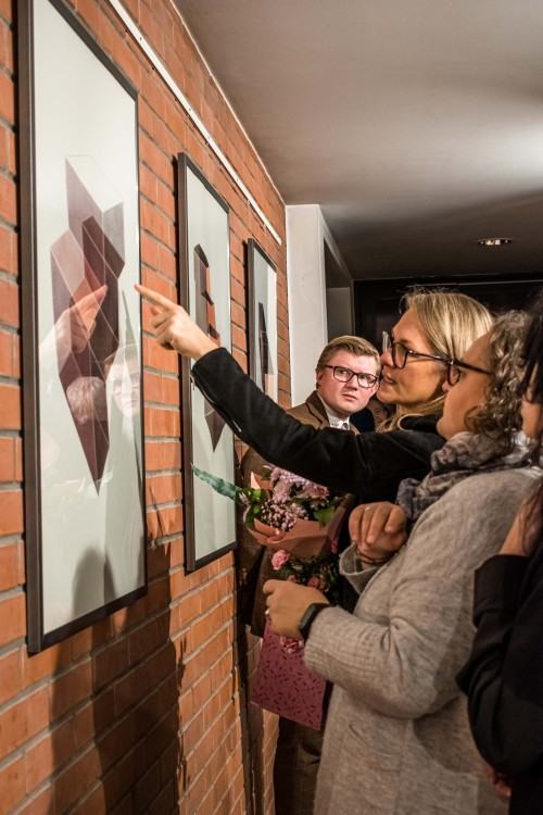 Izabela Kowalczyk, Passages