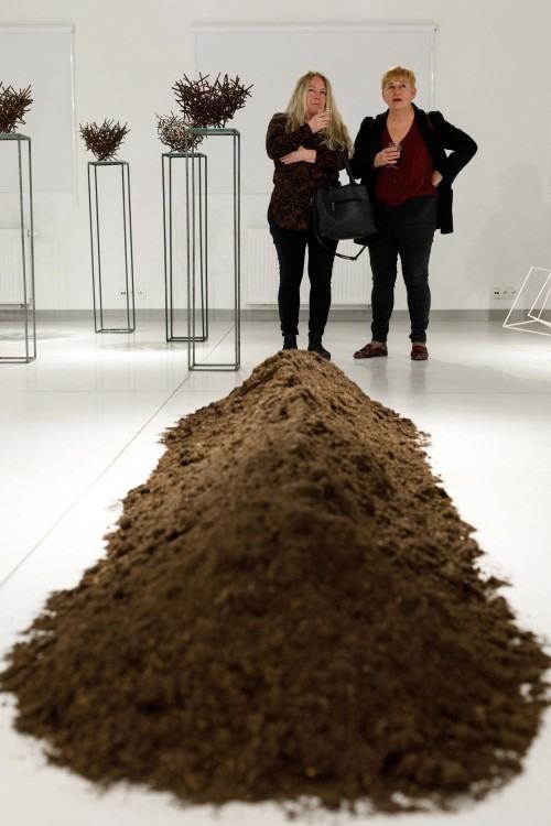 U zbiegu dróg_wernisaż