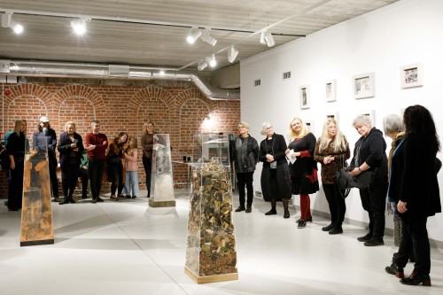 U zbiegu dróg_wernisaż