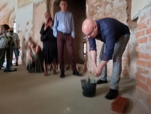 Dowody na OBECNOŚĆ w Pałacu Struga