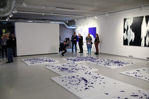 Wernisaż wystawy Urszuli Wilk pt. Płynność światła, tańce pielgrzymującej wody, zdj. Justyna Żak