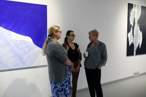 Wernisaż wystawy Urszuli Wilk pt. Płynność światła, tańce pielgrzymującej wody, zdj. Justyna Żak