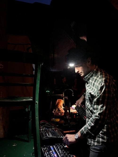 NIE/OBECNOŚĆ czyli o desublimacji sztuki