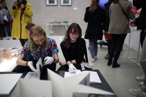 Wernisaż wystawy OPSK w galerii Neon