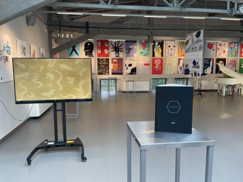 Wystawa Bookmacherzy i plakaty z Pracowni Książki w Starej Kotłowni w Centrum Ekspozycyjnym Stara Kotłownia w Olsztynie.