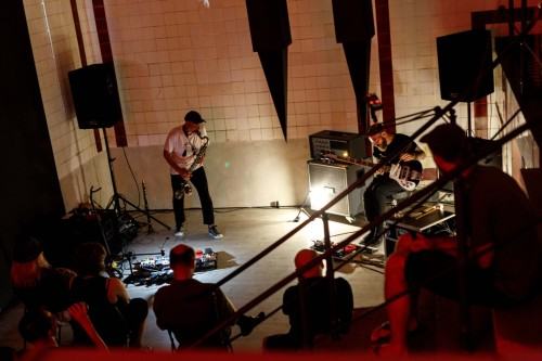 Koncert Frise Lumière i wystawa † A  M  B  I  E  N  T † Łukasz Paluch