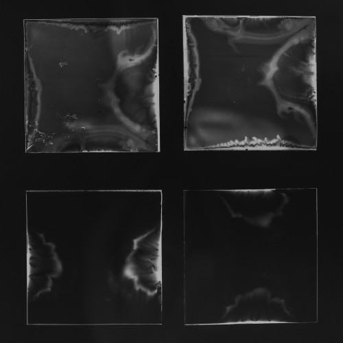 marek-lalko-cztery-kwadraty_otografia-zelatynowo-srebrowa-fotografia-bezkamerowa-_-luksografia-na-bazie-szklanych-negatywow-papier-fotograficzny-