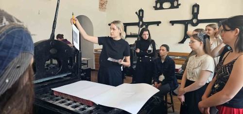 Obiekty muzealne jako artystyczne narzędzie edukacyjne