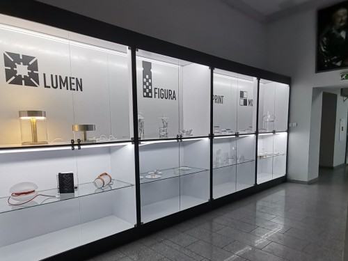 Wystawa Pracowni Projektowania Integrującego Katedry Szkła