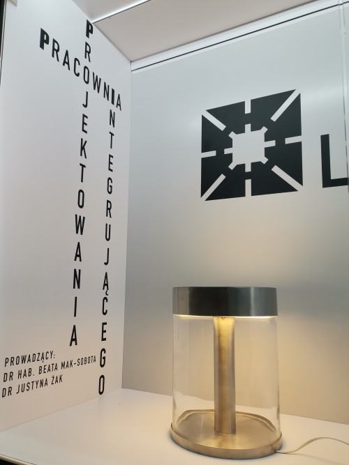 Wystawa Pracowni Projektowania Integrującego Katedry Szkła