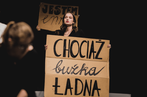 Performans "Nie czytaj tego!"