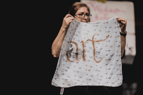 Performans "Nie czytaj tego!"